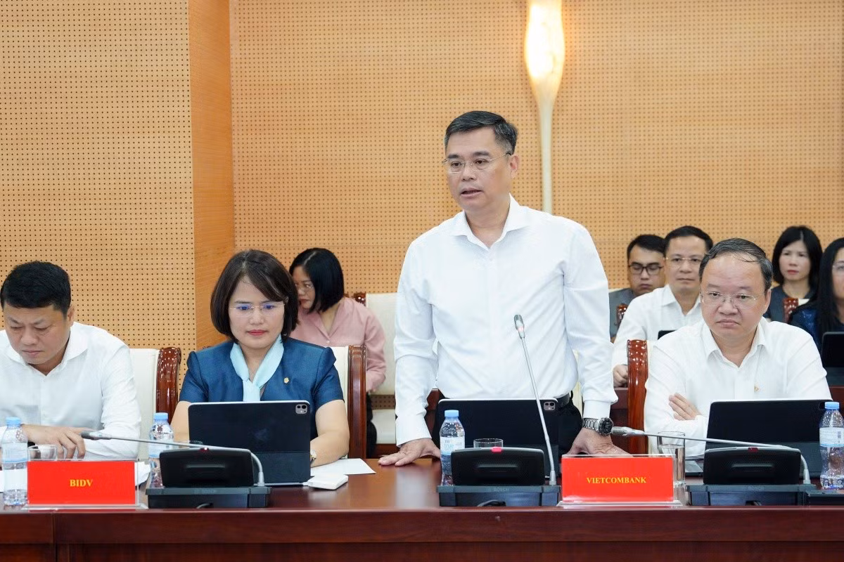 Ông Nguyễn Thanh Tùng, Chủ tịch Hội đồng quản trị Vietcombank cho biết, cùng với ứng dụng công nghệ, tiết giảm chi phí, Vietcombank quyết tâm hạ lãi suất đầu vào để giảm lãi suất đầu ra. Ảnh: CTV