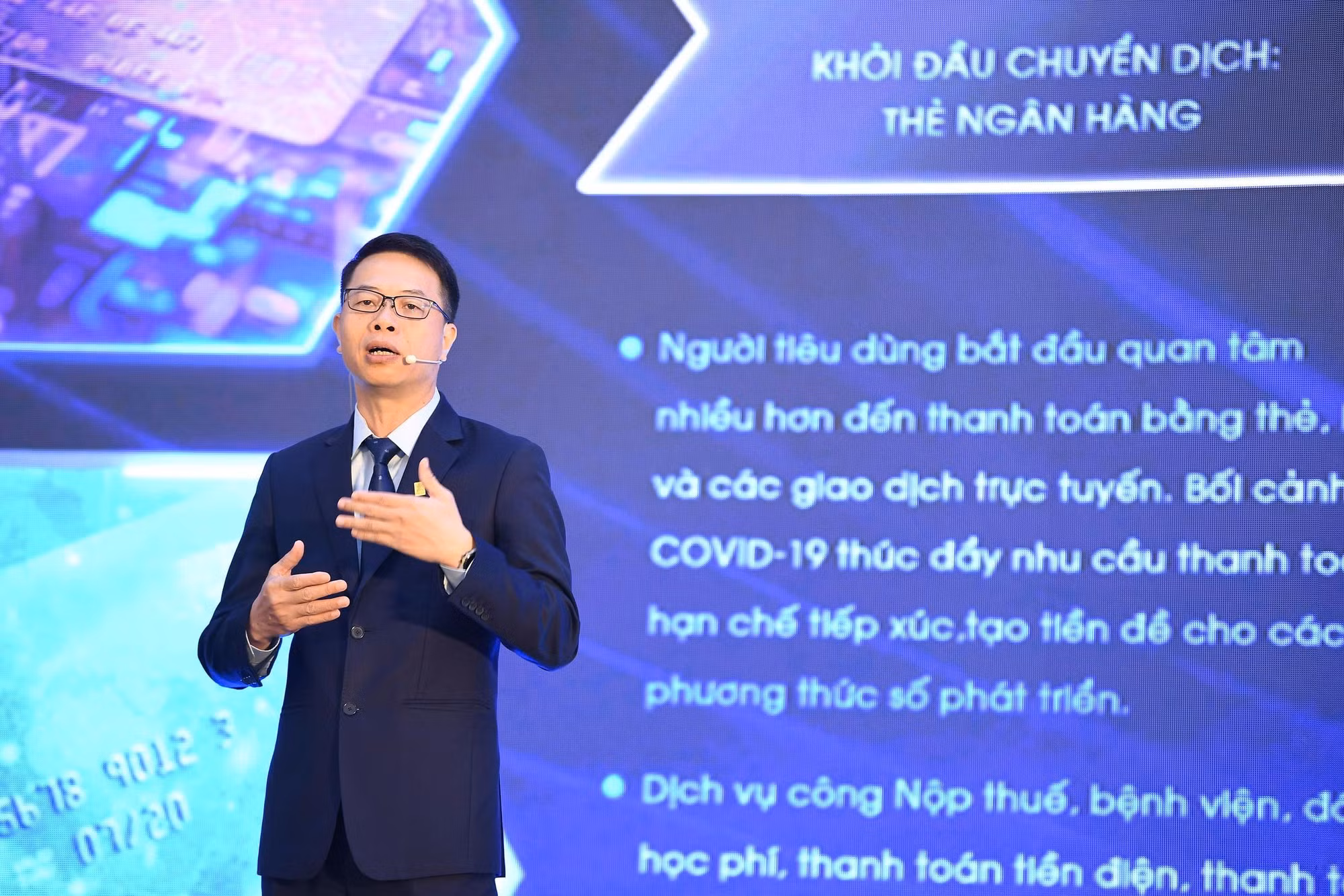 Ông Nguyễn Quang Hưng, Chủ tịch Hội đồng Quản trị NAPAS chia sẻ tại buổi Họp báo.