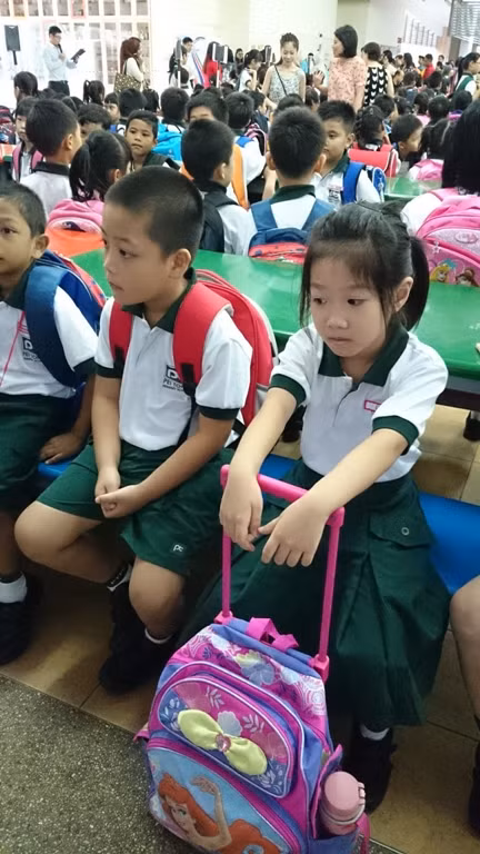 Tại sao phụ huynh Singapore 'đi học' cùng con đầu năm? ảnh 2