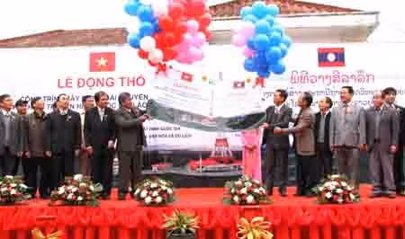 Việt Nam giúp Lào xây dựng Đài tiếp sóng Truyền hình- Phát thanh ảnh 2