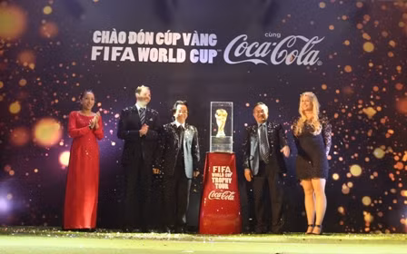 Việt Nam là quốc gia duy nhất đón Cúp vàng FIFA World Cup dịp năm mới ảnh 2