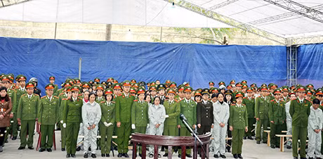 Xử sơ thẩm vụ án vận chuyển 5.000 bánh heroin ảnh 1