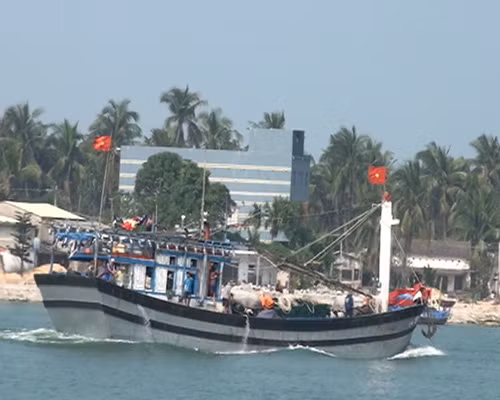 Ăn Tết trên biển ảnh 1