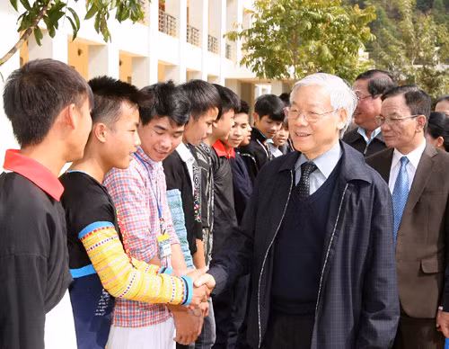 Tổng Bí thư Nguyễn Phú Trọng thăm, làm việc tại Sơn La ảnh 1