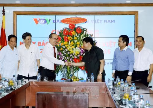 Đồng chí Nguyễn Thiện Nhân thăm, chúc mừng Thông tấn xã Việt Nam ảnh 3