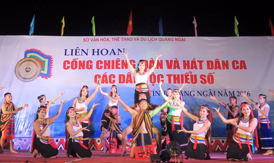 Liên hoan cồng chiêng và đàn hát dân ca ảnh 1