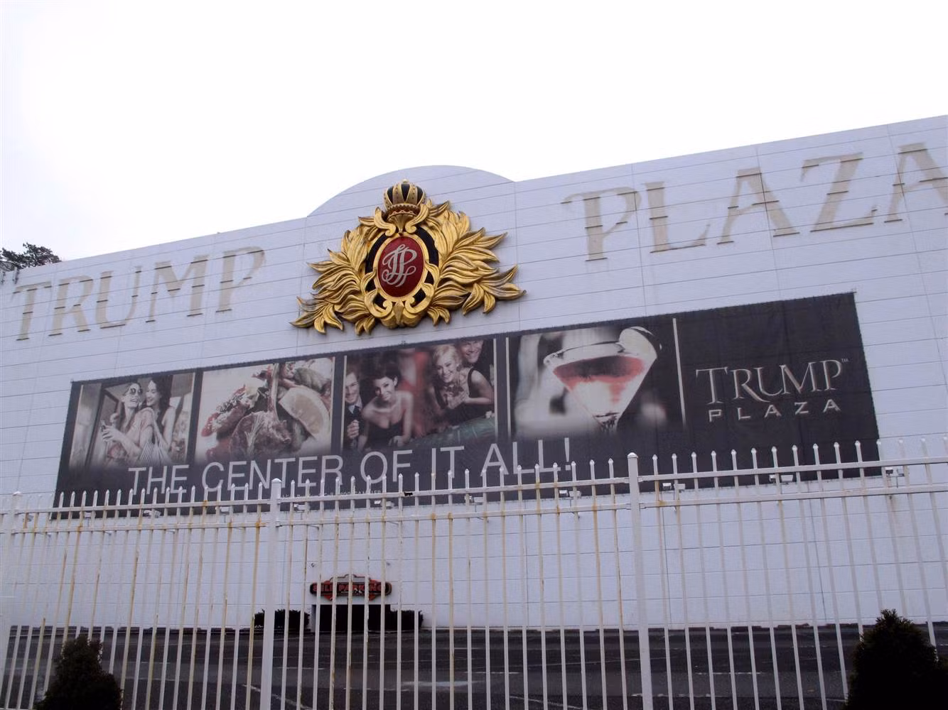 Hàng trăm chủ thầu kiện ông Trump xù tiền công ảnh 1