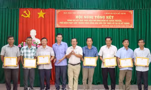 Phổ biến giáo dục pháp luật giúp bảo vệ quyền, lợi ích đồng bào dân tộc thiểu số ở Sóc Trăng