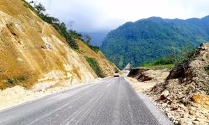 Khẩn trương hoàn thành dự án đường Bắc Quang - Xín Mần