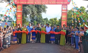 Công trình "Sao sáng buôn, làng" thắp sáng vùng biên Gia Lai
