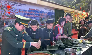 Ấm áp chương trình “Xuân biên phòng ấm lòng dân bản”