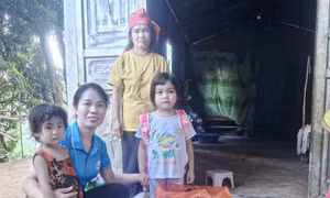 Chị Nguyễn Thị Kim Nhung nỗ lực thay đổi nếp nghĩ, cách làm của chị em người dân tộc thiểu số