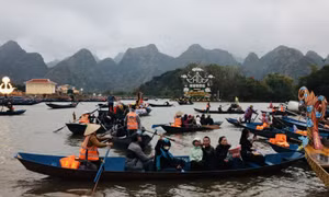 Không tổ chức lễ hội tràn lan gây tốn kém, lãng phí thời gian, tiền bạc