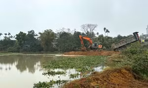 Thanh Hóa khẩn trương khắc phục sự cố vỡ bờ kênh sông Mơ