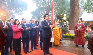 Chủ tịch nước Lương Cường chủ trì Lễ dâng hương khai Xuân tại Hoàng thành Thăng Long