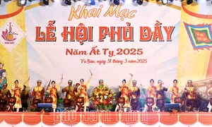 Khai mạc Lễ hội Phủ Dầy tại Nam Định: Thu hút đông đảo du khách thập phương