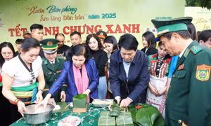 Chủ tịch nước Lương Cường thăm, chúc tết tại xã Pa Tần, Lai Châu