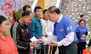 Trên 1,48 triệu lượt hộ nghèo, cận nghèo đã được hỗ trợ, tặng quà Tết