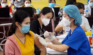 Bộ trưởng Bộ Y tế: Chiến lược vaccine đang diễn ra thành công