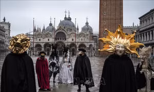 Lễ hội hóa trang Carnival khác thường tại Venice 