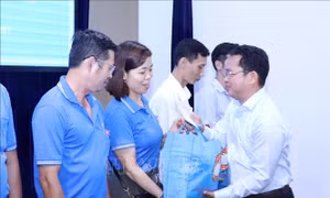 Thành phố Hồ Chí Minh hỗ trợ gia đình chính sách, công nhân có hoàn cảnh khó khăn