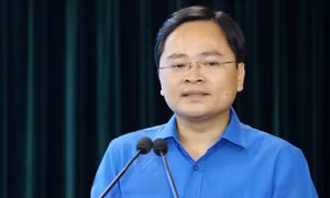 Bí thư thứ nhất Trung ương Đoàn TNCS Hồ Chí Minh Nguyễn Anh Tuấn phát biểu. Ảnh: Văn Điệp – TTXVN