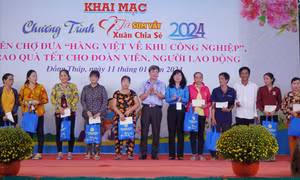 Ấm áp Chương trình “Tết Sum vầy - Xuân chia sẻ”