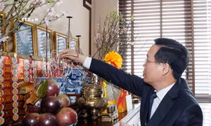 Chủ tịch nước dâng hương tưởng nhớ lãnh đạo Đảng, Nhà nước đã từ trần, chúc Tết các đồng chí nguyên lãnh đạo Đảng, Nhà nước