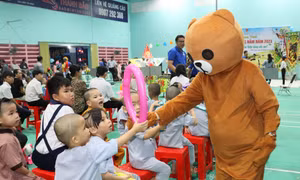 Cho em “Mùa trăng” vui ở Vĩnh Long