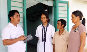 Trưởng thôn Ja Ghe Hoàng Thọ - Chỗ dựa tin cậy của đồng bào Raglai
