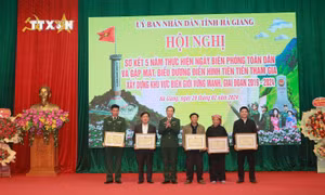 Biểu dương điển hình tiên tiến tham gia xây dựng khu vực biên giới vững mạnh