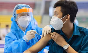 Tập trung đẩy nhanh tiêm vaccine; thực hiện nghiêm 5K để bảo vệ thành quả chống dịch COVID-19