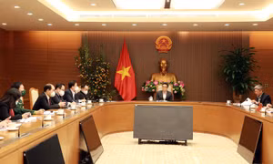 Phó Thủ tướng Vũ Đức Đam yêu cầu phải tập huấn kịch bản ứng phó khi phát hiện ca mắc COVID-19 trong trường học nhằm vừa phòng, chống dịch hiệu quả, vừa không làm ảnh hưởng hoạt động sinh hoạt cộng đồng và hoạt động học tập trong nhà trường. Ảnh: baochinhp