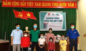 Hỗ trợ trẻ em có hoàn cảnh khó khăn do đại dịch COVID-19