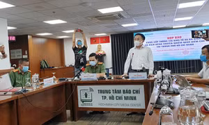 Khởi tố bị can tiếp viên hàng không D.T.H để điều tra tội “Lây lan dịch bệnh truyền nhiễm nguy hiểm cho người”