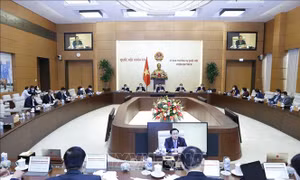 Phiên họp thứ 9, Ủy ban Thường vụ Quốc hội khoá XV: Tiến hành chất vấn lĩnh vực công thương, tài nguyên và môi trường