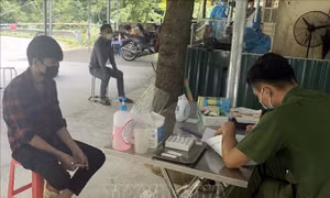 Lai Châu xử phạt 7 trường hợp trốn tránh và tiếp tay cho người vi phạm qua chốt kiểm dịch