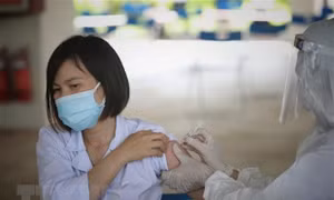 Đề xuất cho doanh nghiệp chủ động đàm phán mua vaccine phòng COVID-19 với các đơn vị cung ứng trên toàn cầu