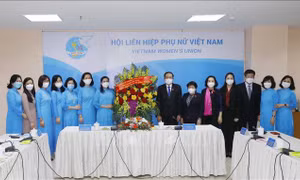 Phó Chủ tịch Thường trực Quốc hội Trần Thanh Mẫn: Tăng cường xây dựng pháp luật về những vấn đề liên quan đến phụ nữ, trẻ em
