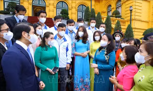 Phó Chủ tịch nước Võ Thị Ánh Xuân: “Các thầy cô giáo nêu cao tinh thần trách nhiệm, quyết tâm cao hơn trong sự nghiệp trồng người”