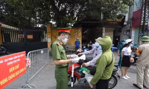 Hà Nội tăng cường 10 tổ công tác tuần tra kiểm soát, phát hiện xử lý các trường hợp vi phạm về giãn cách xã hội