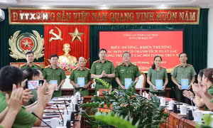 Lai Châu biểu dương lực lượng phá 4 chuyên án, bắt giữ các đối tượng truy nã