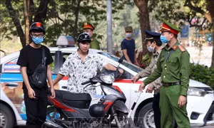 Nhiều trường hợp không đeo khẩu trang nơi công cộng bị xử phạt