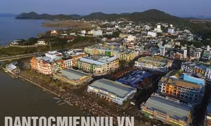 Một góc thành phố Hà Tiên (Kiên Giang), nơi 3 dân tộc Kinh, Hoa, Khmer đã cư trú lâu đời. Ảnh: An Hiếu