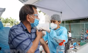Thủ tướng Chính phủ chỉ đạo đẩy nhanh tiêm vaccine phòng COVID-19 mũi 3, mũi 4