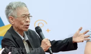 Nhà thơ Hoàng Nhuận Cầm: Chiếc lá đã lìa cành