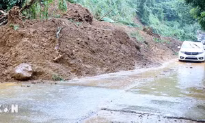 Bắc Kạn: Nhiều tuyến đường Quốc lộ, tỉnh lộ bị sạt lở, ách tắc do mưa lũ