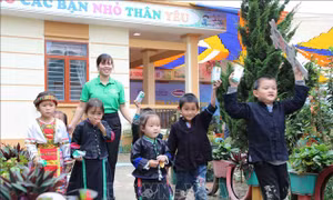 Các em học sinh trường mầm non Thu Tà, huyện Xín Mần (Hà Giang). Ảnh: Thanh Tùng- TTXVN 