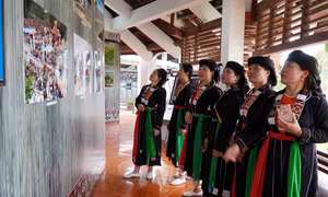 Giới thiệu gần 100 hiện vật, hình ảnh tại Triển lãm “Sắc màu văn hóa Thái Nguyên”