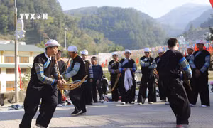 Nhiều hoạt động đặc sắc chào đón du khách tại Festival khèn Mông và Lễ hội hoa Tớ dày